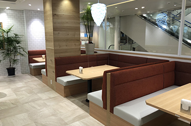 藤沢店の店内2