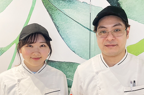 原宿店の砂川店長と遠藤さん