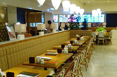 渋谷ヒカリエ店の店内1