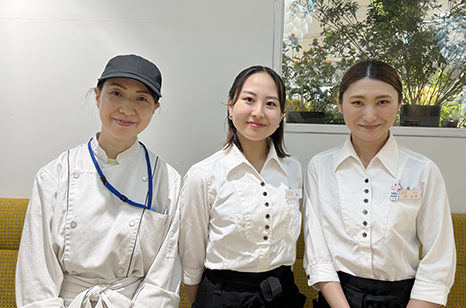 新越谷店のスタッフ
