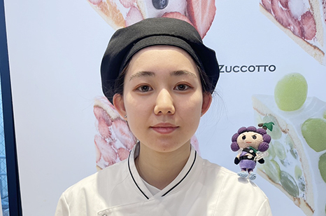 立川店の看板娘の坂本さん
