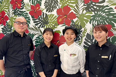 横浜ランドマークプラザ店のスタッフ
